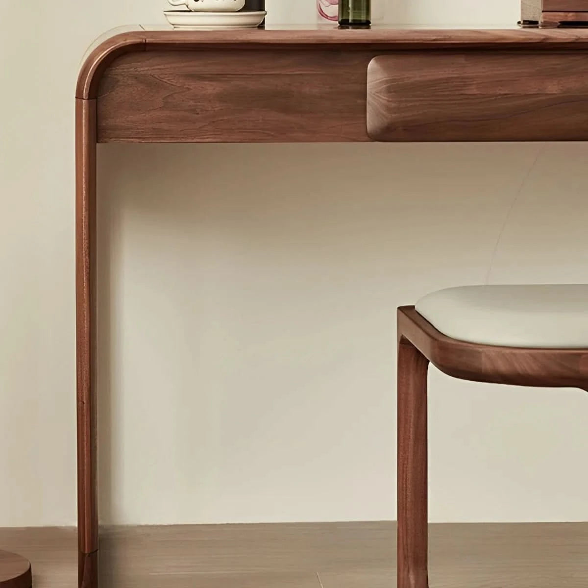 Japanese retro style solid wood dressing table