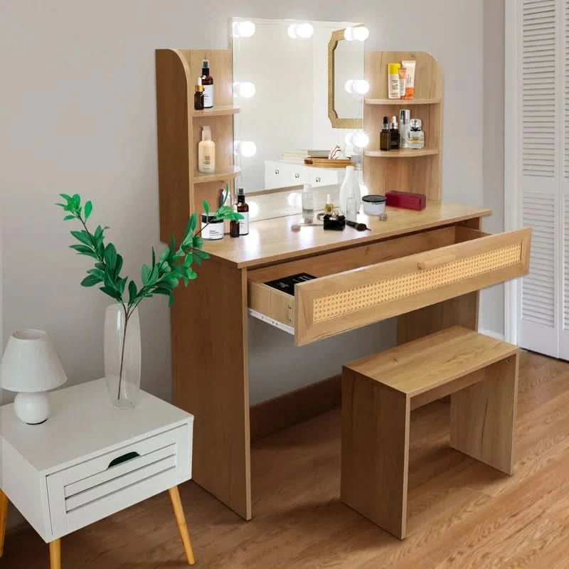  - Wooden Bazar