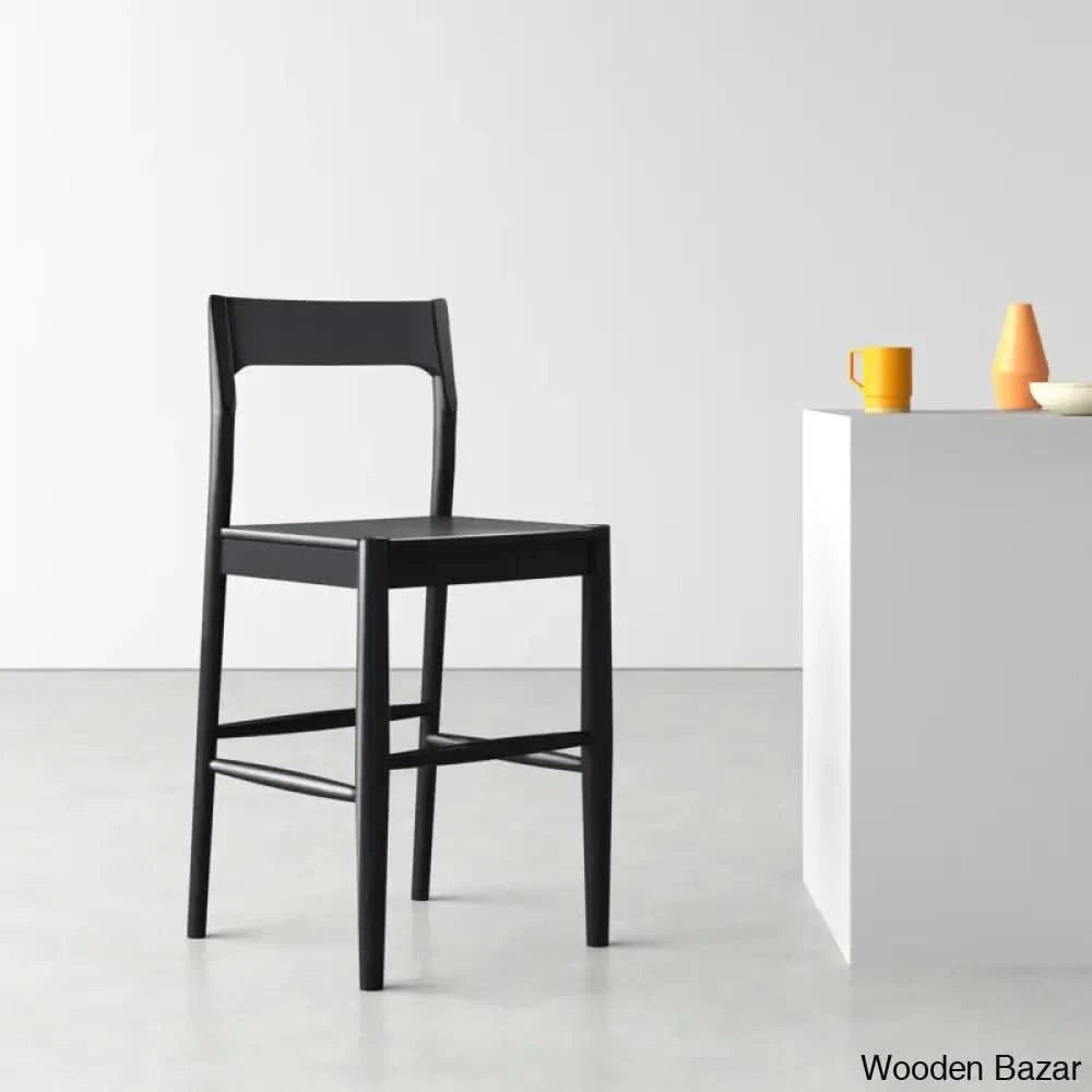 Kriegera Swivel Bar And Counter Stool Black / (26’’ Seat Height)